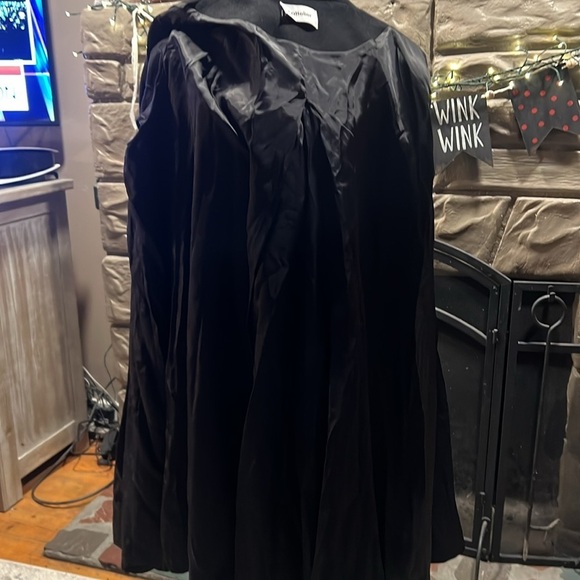 Lattelier Cape Style Wool and Cashmere Coat - Picture 8 of 9